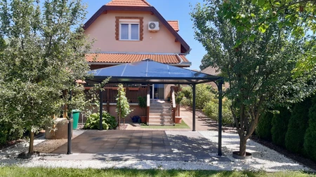 Moderný kovový altánok Palermo 4,3 x 4,3 m Palram - Canopia Heat Block antracit