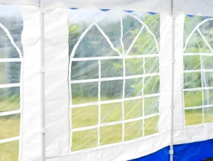 Veľké priehľadné okná    vnútorný priestor stanu j